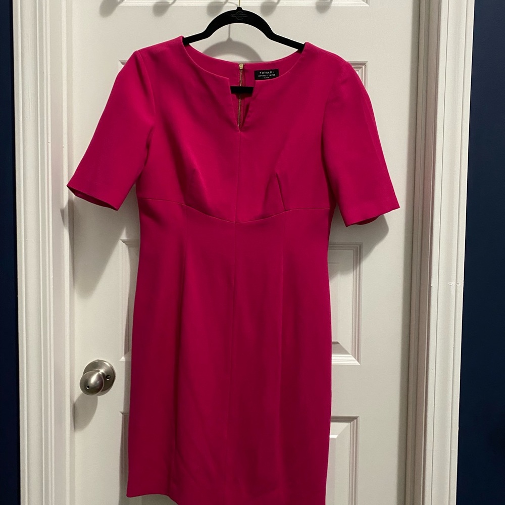 Tahari dress petite- Short sleeve fully lined